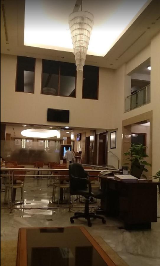 Embassy Inn, Karachi Ngoại thất bức ảnh